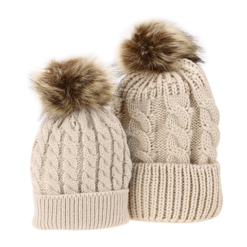 Dámská móda a doplňky - Sada roztomilých, zimních čepic pro maminku a miminko