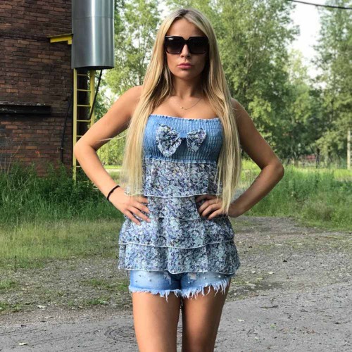 Dámská móda a doplňky - Dámský top s volánky a mašlí