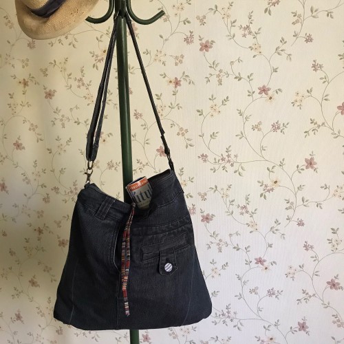Dámská móda a doplňky - Verato Džínová kabelka s pruhovanými knoflíky