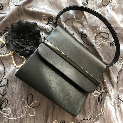 Dámská móda a doplňky - Plesová kabelka - imitace kůže a latex - černá