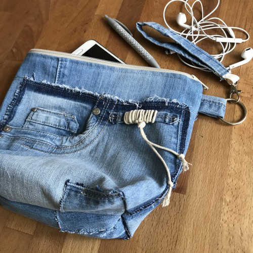 Dámská móda a doplňky - Verato Kosmetická taška džínová s poutkem