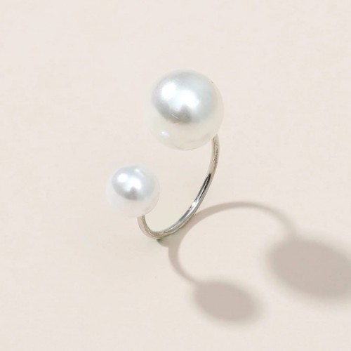Dámská móda a doplňky - Prsten nastavitelný s perlami - stříbrná