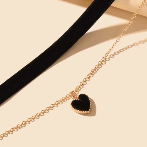 Dámská móda a doplňky - Sametový choker náhrdelník Black Heart