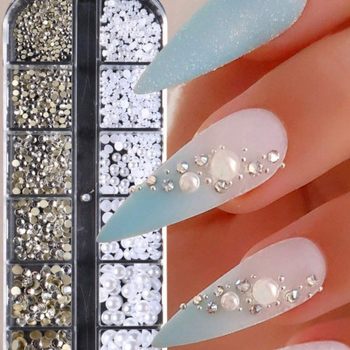 Krása - Zdobení na nehty, bílé -  perly, zirkony