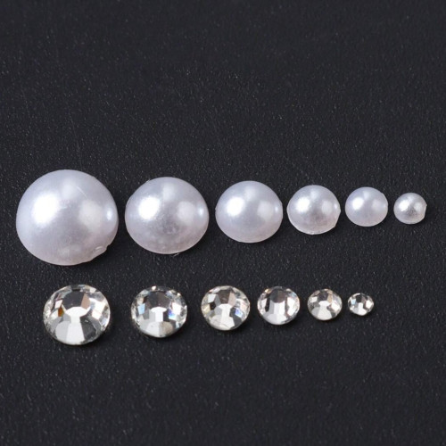 Krása - Zdobení na nehty, bílé -  perly, zirkony