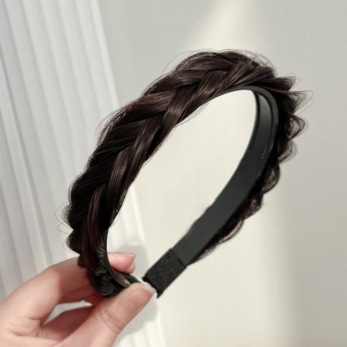Prodlužování vlasů a účesy - Vlasová čelenka s pleteným copánkem