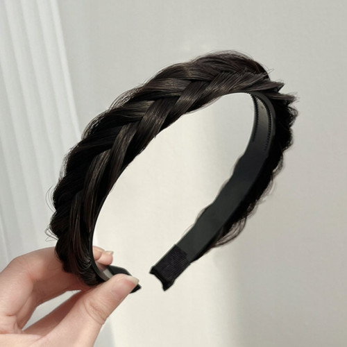 Prodlužování vlasů a účesy - Vlasová čelenka s pleteným copánkem