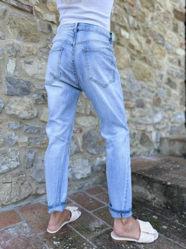 Dámská móda a doplňky - Tmavě modré jeans s perličkvou aplikací