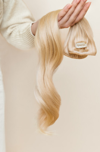Prodlužování vlasů a účesy - Clip in vlasy 45 cm – 9 dílná sada z pravých lidských vlasů v blond barvě