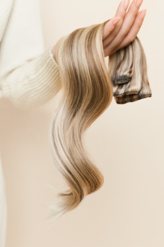 Prodlužování vlasů a účesy - Clip in vlasy 45 cm – 9dílná sada z pravých lidských vlasů v melíru ledová blond a střední blond