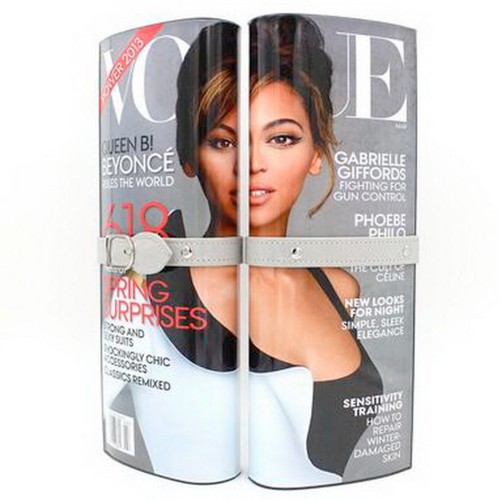 Dámská móda a doplňky - Kabelka - psaníčko - design módního časopisu - šedá Vogue