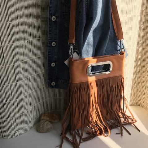Módní crossbody kabelka s třásněmi - FOX