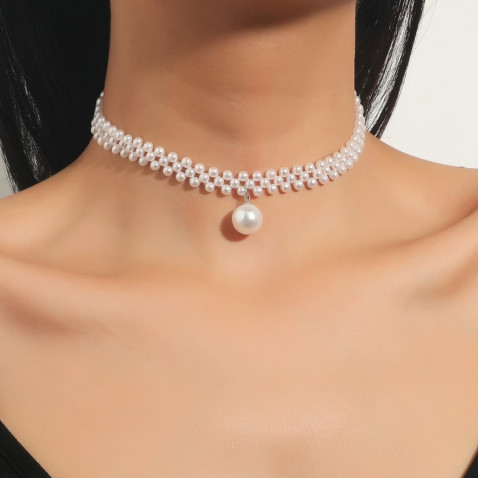 Pletený perlový náhrdelník